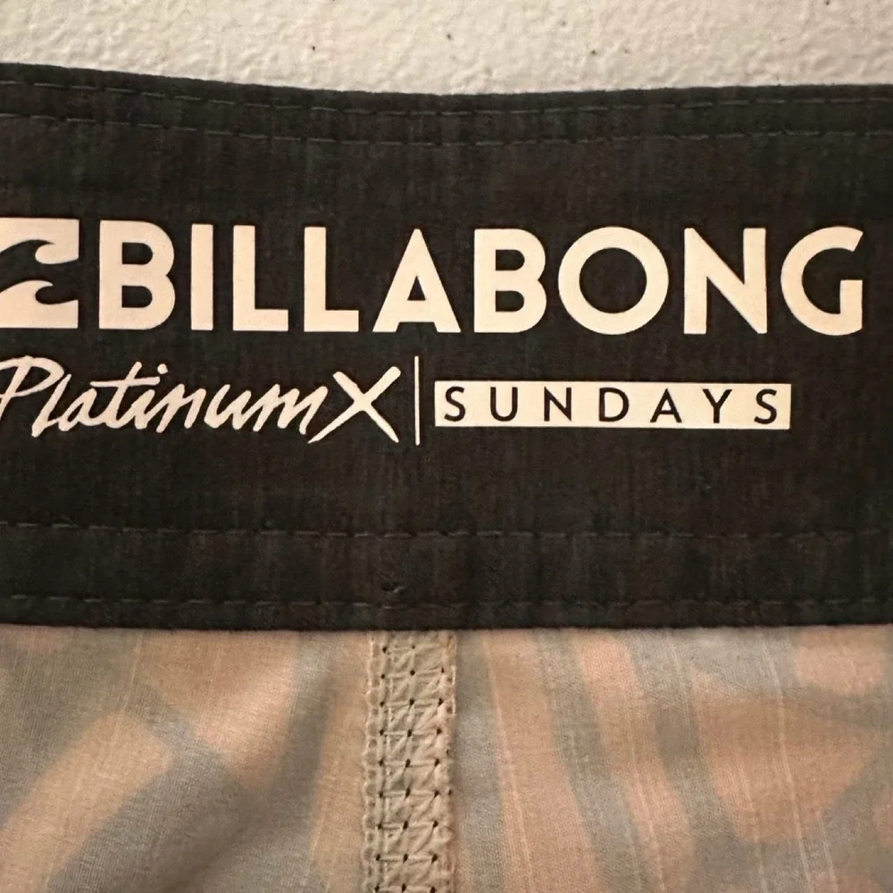 Billabong platinum board shorts size medium